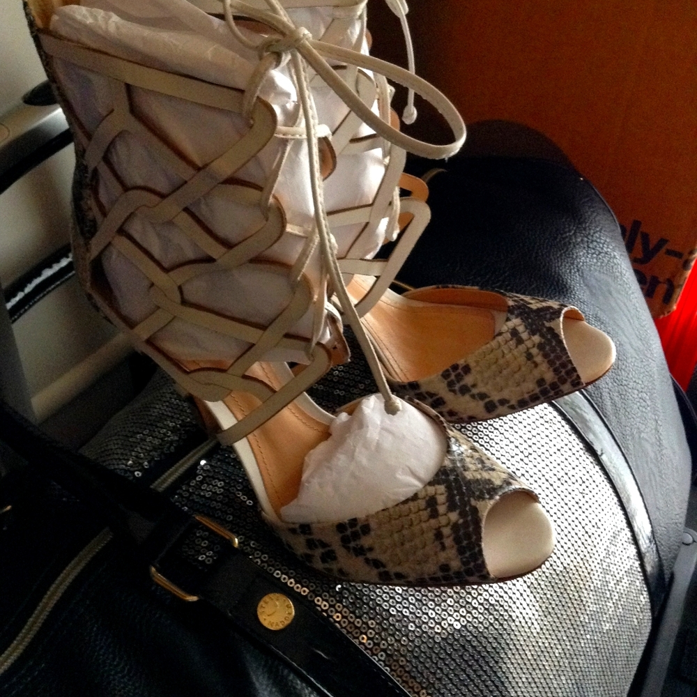 SCHUTZ SANDALS SIZE 7 1/2